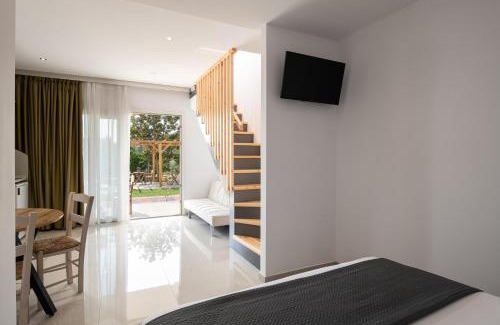 Sithonia Apartment | Exceptional Stay at Diva Lodge: Family-Friendly & Accessible