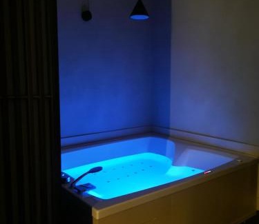 Santeramo in Colle Bed & Breakfast | Pet Friendly Retreat at Divale with Hot Tub & Restaurant