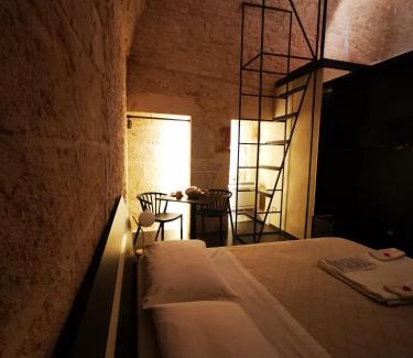 Santeramo in Colle Bed & Breakfast | Pet Friendly Retreat at Divale with Hot Tub & Restaurant