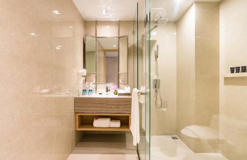 Srisa Chorakhe Noi Hotel | Relax at Divalux Resort & Spa Bangkok with Free Shuttle