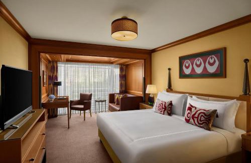 Taksim Hotel | Discover Divan Istanbul: 5-Star Elegance with Spa & Pool