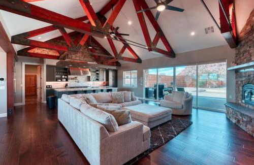 Kanab House | Dive Into Adventure Large Luxury Family Home in Kanab Pool Slide and Hot Tub