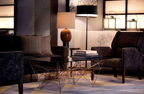 Dupont Circle Hotel | Experience Your Dream Getaway: Modern Units with Pool