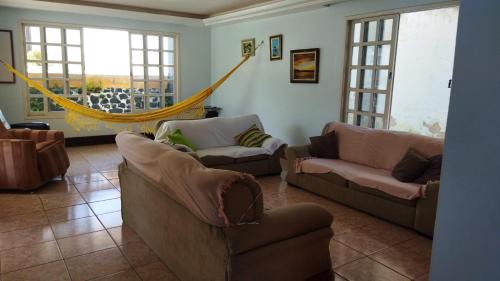 Ipitanga House | Exciting Getaway with Pool and BBQ at Praia de Ipitanga