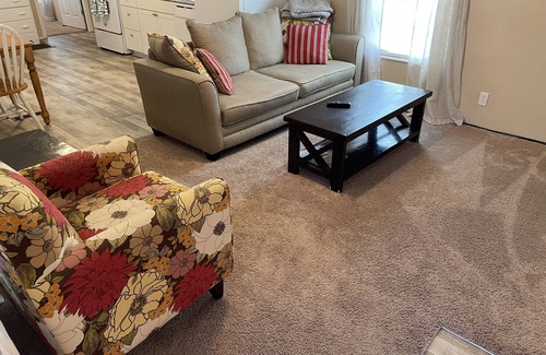 Dunnellon Cottage | Experience Divers Inn on The Rainbow River: Guest Rated 9.8
