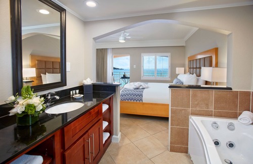 Little Bay Resort | Relax at Divi Little Bay Beach Resort with Ocean Views