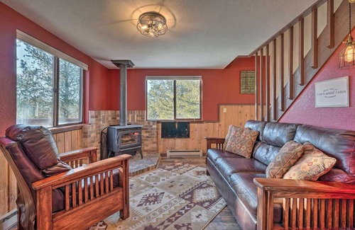 Rainbow Valley House | Cozy Divide Cabin in Colorful Colorado - Family Friendly Stay!