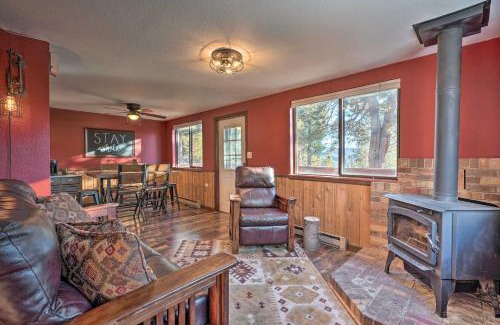 Rainbow Valley House | Cozy Divide Cabin in Colorful Colorado - Family Friendly Stay!