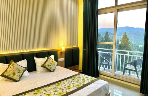 Naukuchiyatal Hotel | Divine by The Lake Hill