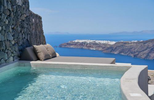 Imerovigli Hotel | Unforgettable Divine Cave Experience with Oceanfront Views