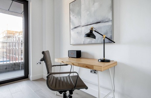 Clerkenwell Apartment | Modern Farringdon 1BR with Pool & Gym, Close to Dining