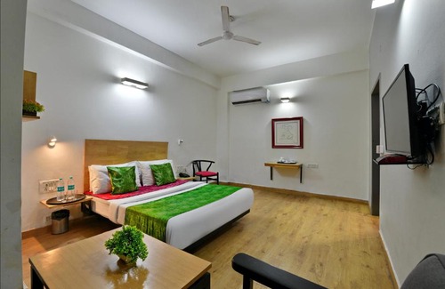 Noida Hotel | Cozy Divine Inn: Ideal Stay Near Sector 51 Metro Station