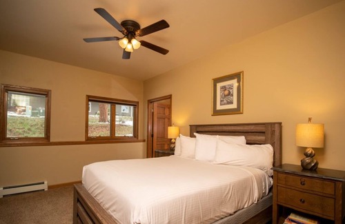 Stanley Hills Condo | Elegant Venetian-Style Loft with Private Hot Tub & Patio