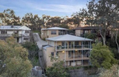 Albury House | Divine Views on Roper