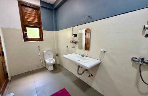 Anuradhapura Hotel | Divine Villa: Family-Friendly Stay with Top Ratings
