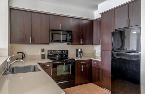 Contra Costa Centre Apartment | Relaxing Walnut Creek 1BR with Pool & Courtyard Access
