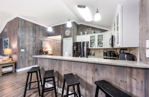 Safe Harbor House | Diving Dolphin