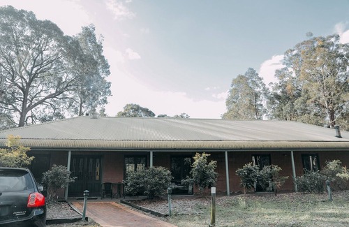 Quorrobolong Apartment | Top-Rated Divinity Apartment - Pet-Friendly Retreat in Hunter Valley