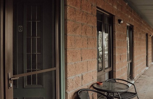 Quorrobolong Apartment | Top-Rated Divinity Apartment - Pet-Friendly Retreat in Hunter Valley