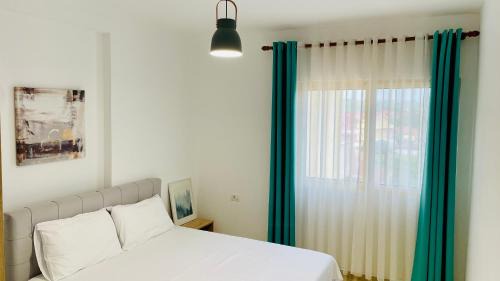 Divjake Apartment | Pet-Friendly Divjaka Apartments: City Center Gem with Breakfast