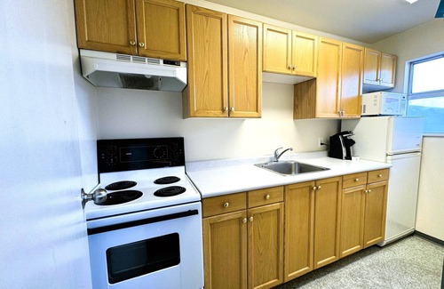 Vernon Apartment | Elegant Divya Sutra Plaza & Conference Centre in Vernon, BC