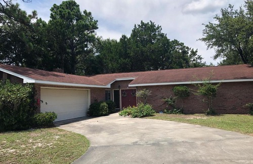 Jekyll Island House | Relax at DIXIES RETREAT with Pool Access and Comfort