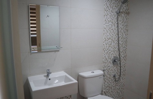 Palmerah House | Budget-Friendly Family Retreat at Djuragan Kamar Slipi