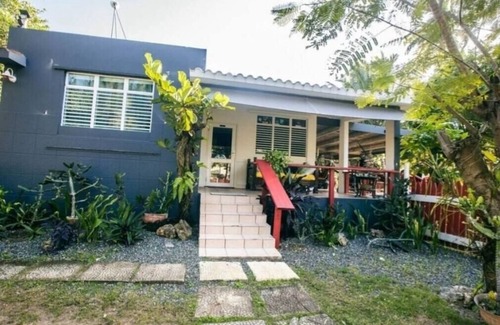 Islote House | Pet-Friendly DK Back Yard Surf Shack Apartment #2 Awaits