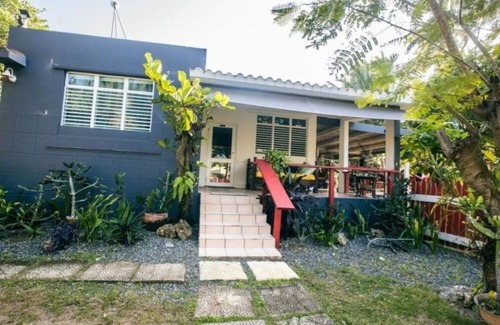 Islote Apartment | Cozy DK Back Yard Surf Shack with Beachfront Access