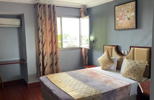 Bonaberi Hotel | Budget-Friendly DK Hotel with Pool and Family Amenities