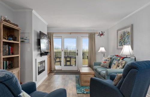Nags Head House | Charming DL101 Pooh's Corner with Oceanfront Views
