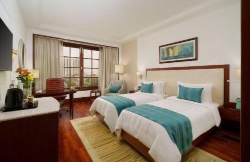 DLF Phase 3 Hotel | Discover DLF City Club 3: Family-Friendly with Pool Access