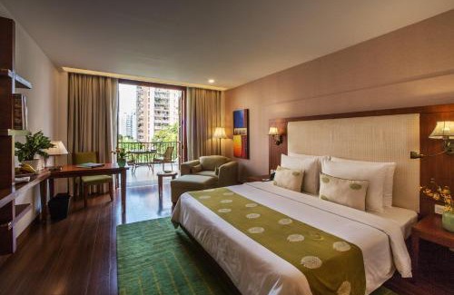 DLF Phase 5 Hotel | DLF City Club 5: Family-Friendly Retreat with Pool & Dining