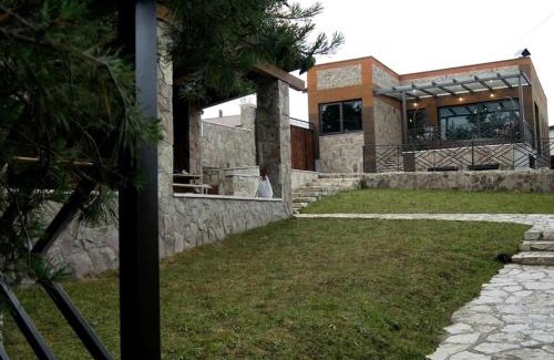 Dilijan Villa | Exceptional DN House Dilijan: 4-Star Family Retreat