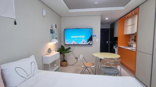 Seongnae-dong Apartment | Yolo House: Guest Rated 9/10 with Family-Friendly Amenities