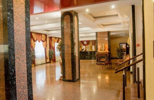 Kremenchuk Hotel | Comfortable Dniprovski Zori: Breakfast & Hot Tub Awaits
