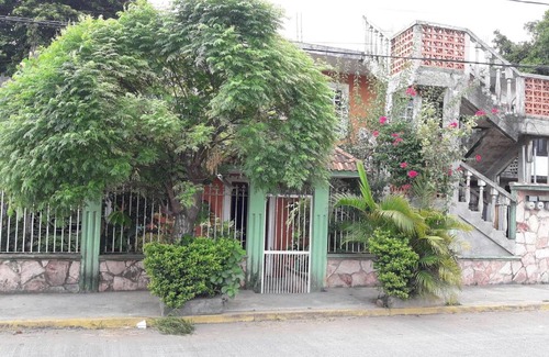 Tuxpan Apartment | Discover Doña Aby: Family-Friendly Accommodations Await