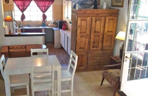 Pilar Centro House | Experience Doña Vicenta: Pet Friendly with Pool Amenities
