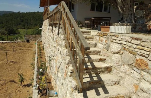 Urla House | Serene Retreat Surrounded by Nature with Pet-Friendly Perks