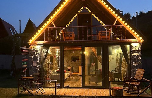 Pazar House | Tranquil Retreat with Jacuzzi and Swing in Nature's Embrace