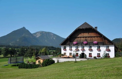 Sankt Wolfgang im Salzkammergut Apartment | Cozy Double Room with Breakfast at Maislbauer Hotel