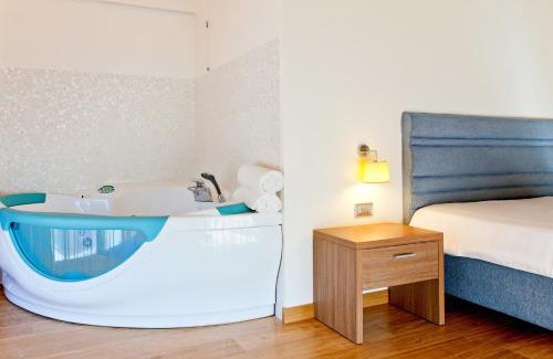 Olmo di Mira Hotel | Cozy Retreat at Do Ciacole In Relais with Ocean Views