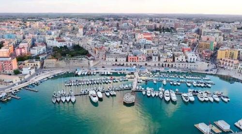 Bisceglie Apartment | Pet-Friendly Do Mar: 10/10 Rated with Breakfast Included