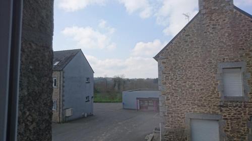 Saint-Carreuc House | Family-Friendly Retreat at do mi si la do ré with Dining