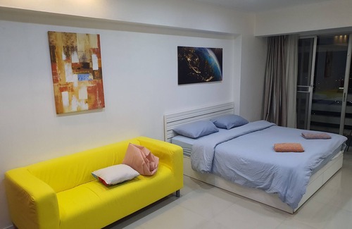 Bang Na Condo | Sky-High Views with Salt Water Pool and Family-Friendly Vibes