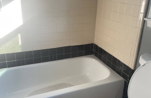 Summerville House | Charming Retreat Near CHS & Downtown - Pet-Friendly Stay