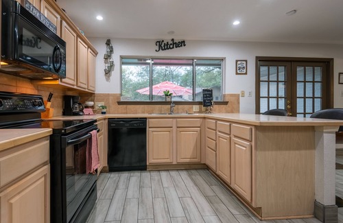 Woods of Shavano House | Elegant 4-Bedroom Retreat with Private Pool & Ocean Views