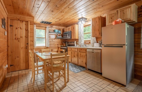 Shell Knob Cabin | Perfect Getaway for Your Anniversary: Rated 9.8/10 & Pet Friendly