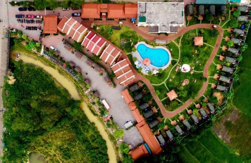 Phong Nha Bed & Breakfast | Relax at Doan Gia Resort Phong Nha with Pool & Hot Tub