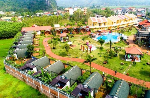 Phong Nha Bed & Breakfast | Relax at Doan Gia Resort Phong Nha with Pool & Hot Tub
